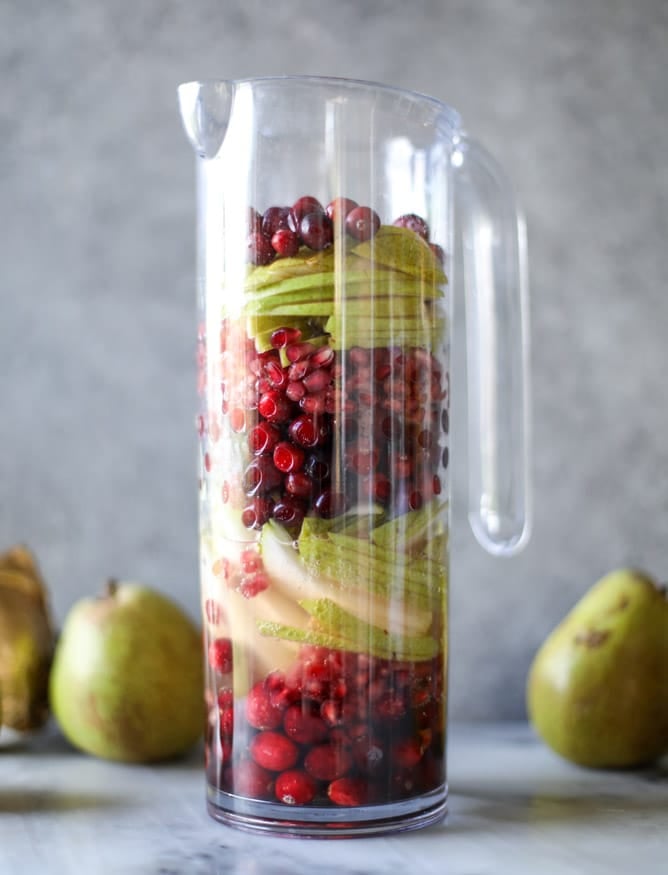 pear sangria I howsweeteats.com