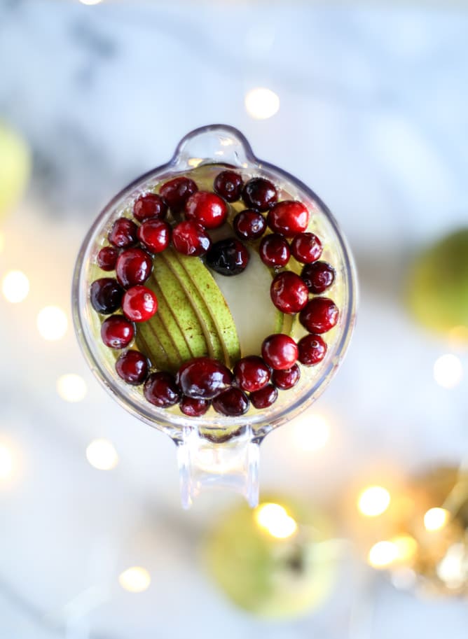 pear sangria I howsweeteats.com