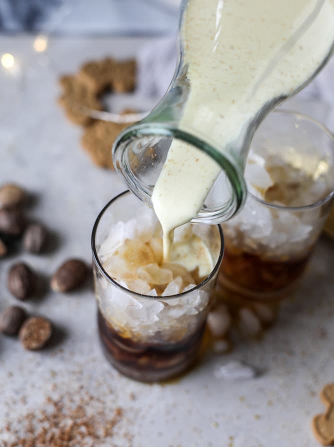 iced eggnog lattes I howsweeteats.com