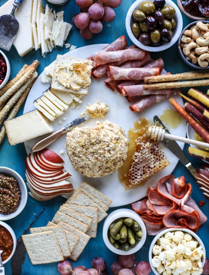 butternut squash cheeseball and a thanksgiving cheese board I howsweeteats.com