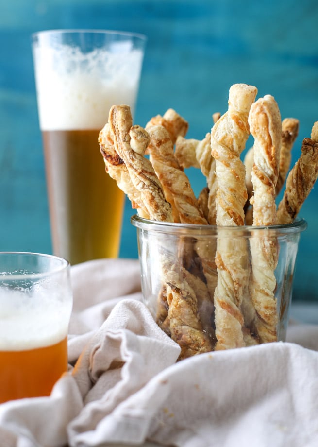 roasted garlic and sharp cheddar cheese straws I howsweeteats.com