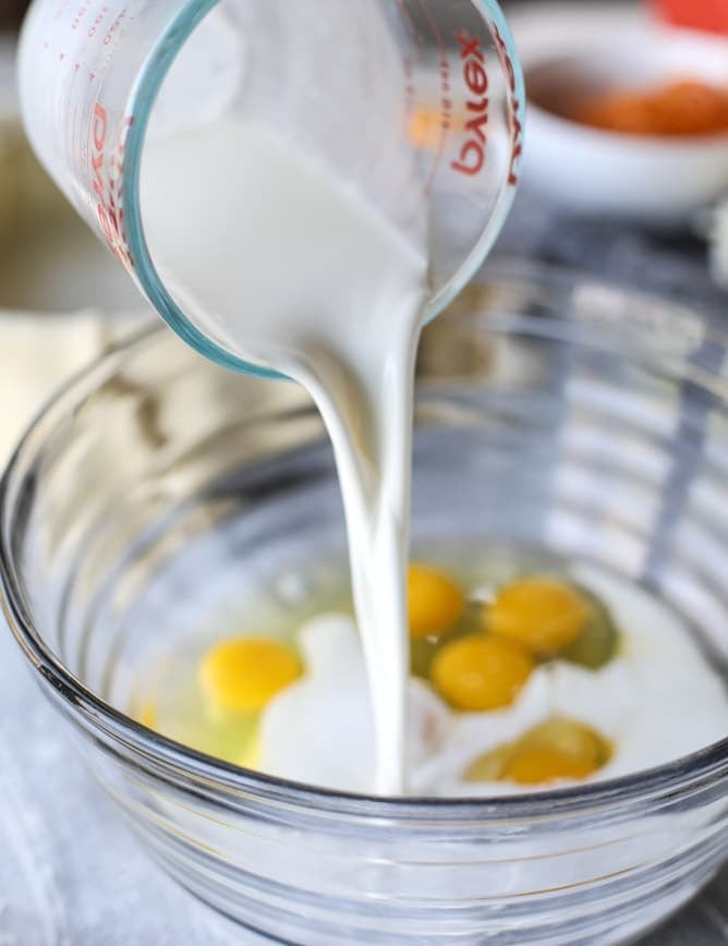 spiralized sweet potato, kale and bacon quiche I howsweeteats.com