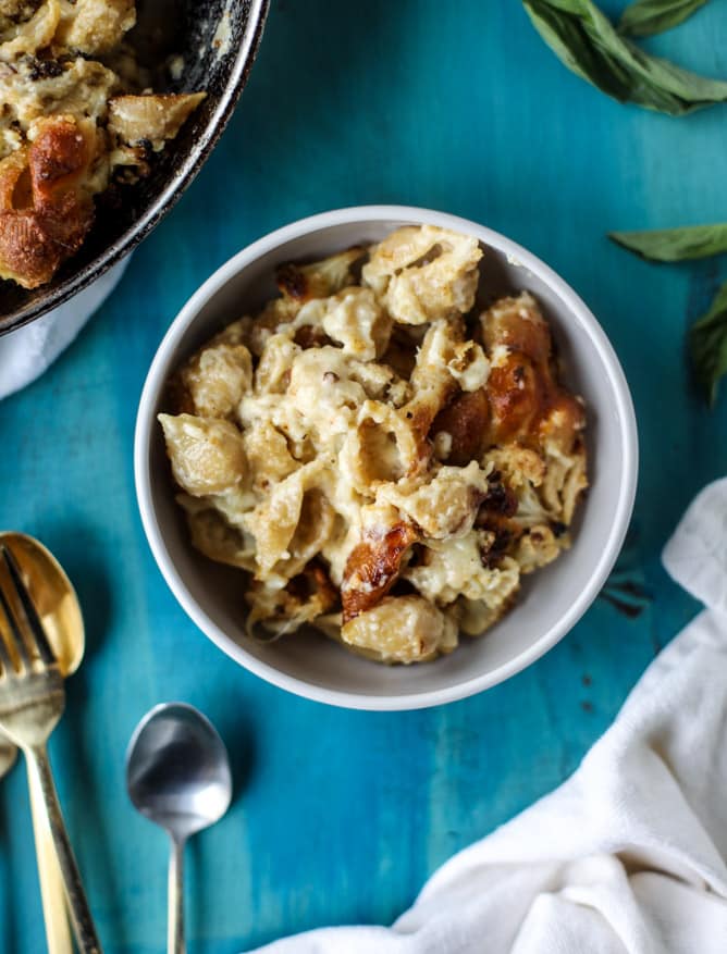 roasted cauliflower shells and cheese I howsweeteats.com