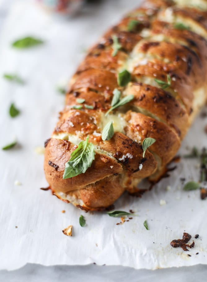 cheesy stuffed pesto garlic bread I howsweeteats.com
