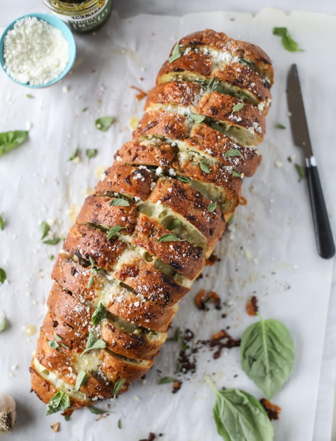cheesy stuffed pesto garlic bread I howsweeteats.com