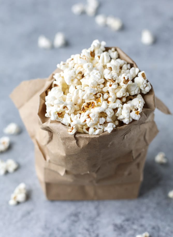 champagne caramel popcorn & bacon truffle parmesan popcorn recipe I howsweeteats.com