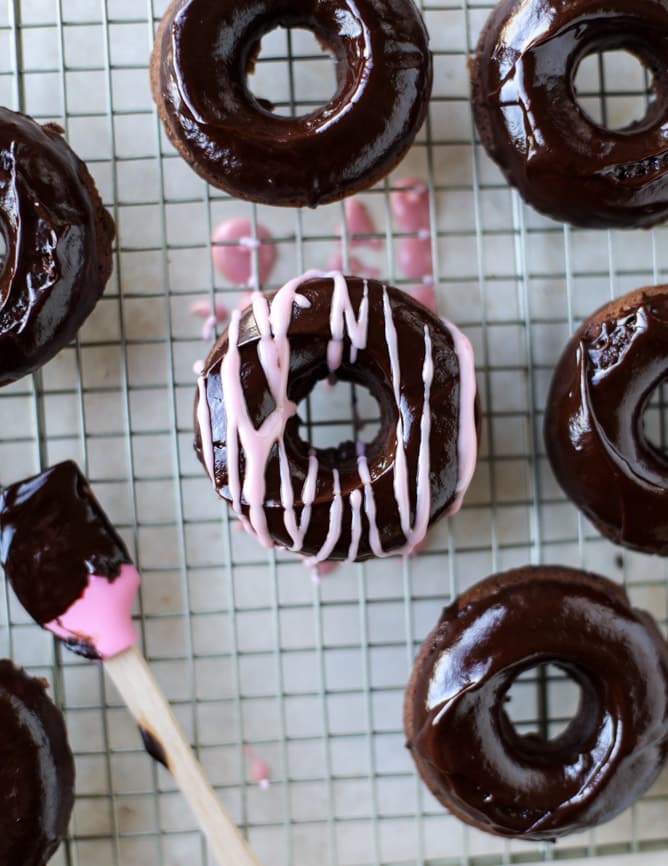 baked chocolate fudge donuts I howsweeteats.com