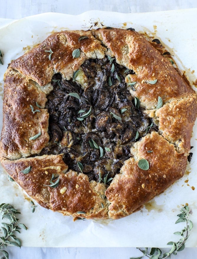 portobello mushroom galette with gruyere thyme crust I howsweeteats.com