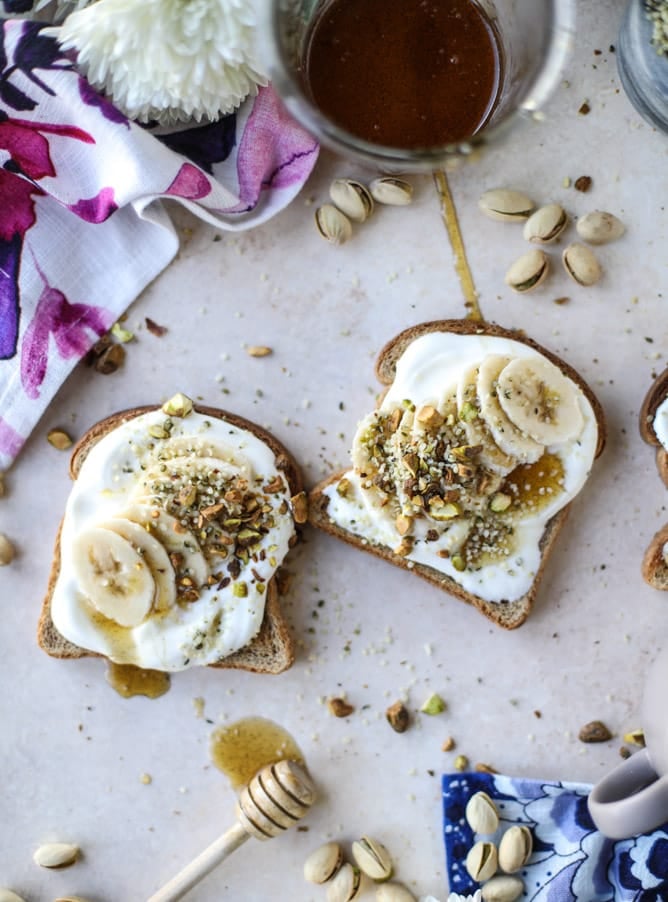 vanilla ricotta banana toast with pistachios I howsweeteats.com