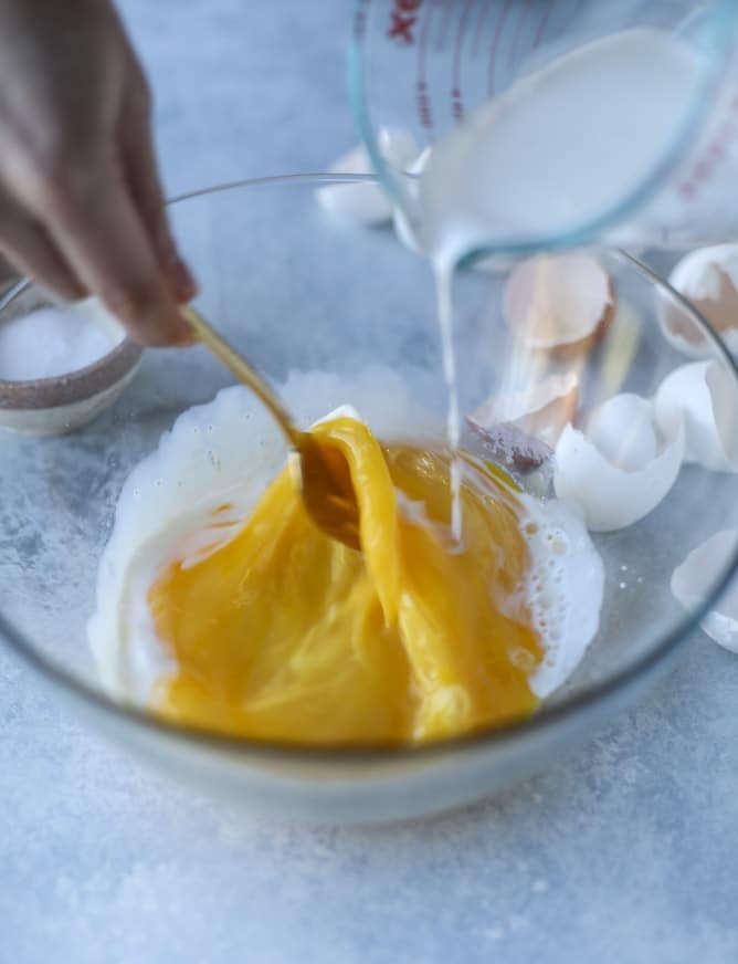 tater tot breakfast skillet I howsweeteats.com