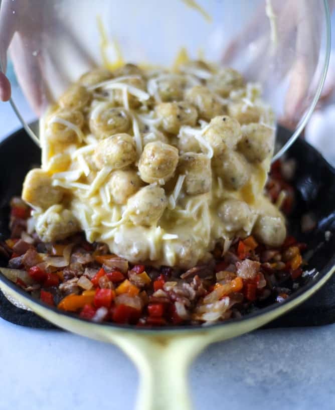 tater tot breakfast skillet I howsweeteats.com