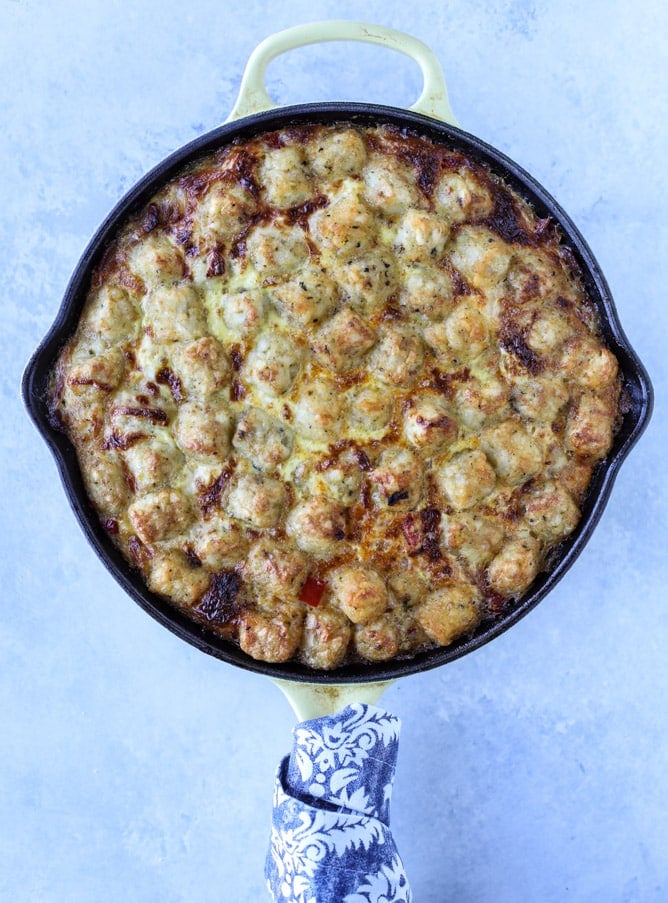 tater tot breakfast skillet I howsweeteats.com