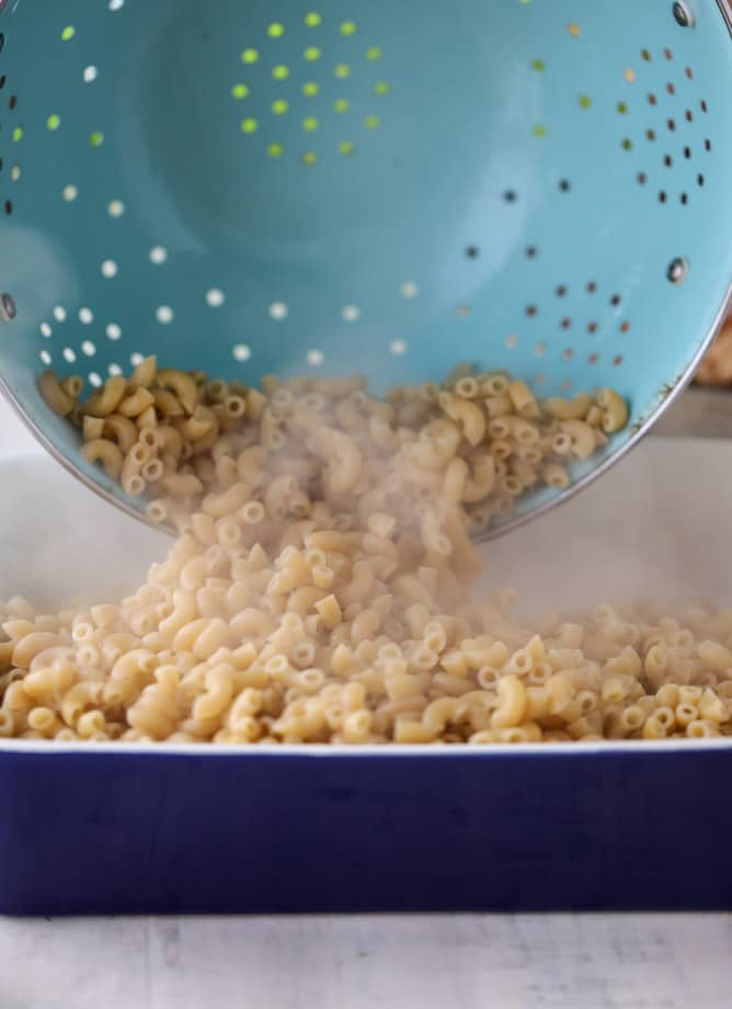 cheesy baked macaroni with bacon and white beans I howsweeteats.com