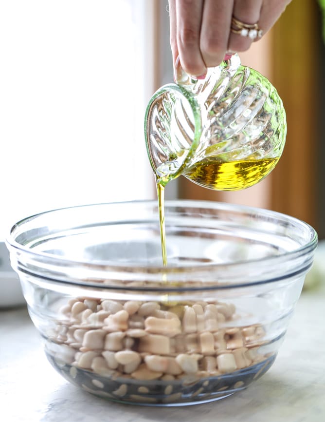 marinated white beans with olive oil toasts I howsweeteats.com