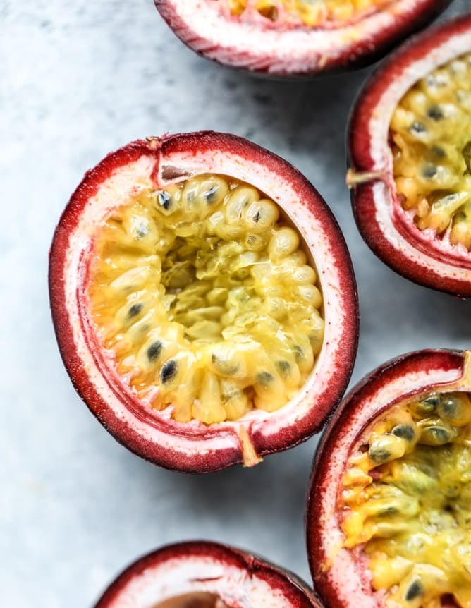 passionfruit strawberry salsa I howsweeteats.com