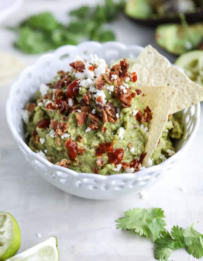 cheesy chipotle bacon guacamole I howsweeteats.com