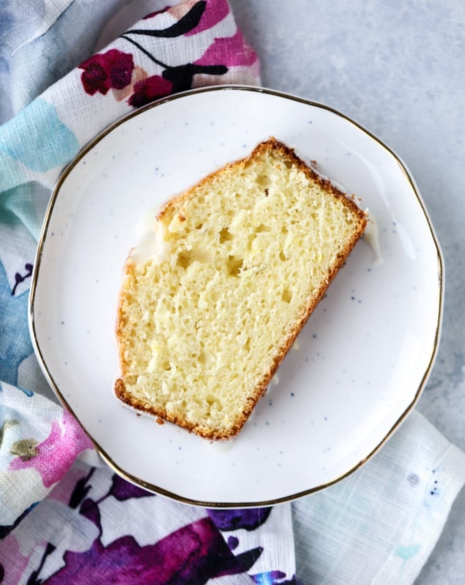 greek yogurt lemon loaf I howsweeteats.com