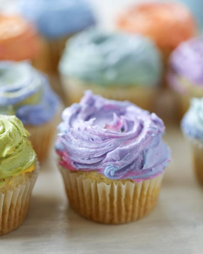 olive oil cupcakes with mascarpone buttercream I howsweeteats.com