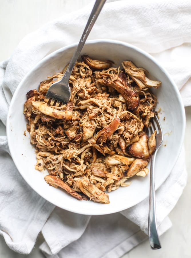 beer braised chipotle chicken tacos I howsweeteats.com