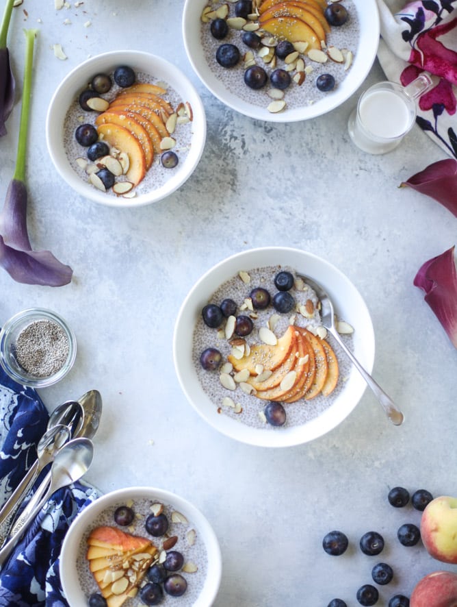 blueberry peach chia bowls I howsweeteats.com