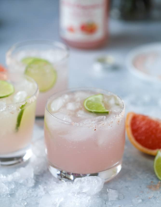 grapefruit lime spritzers (a mocktail!) I howsweeteats.com