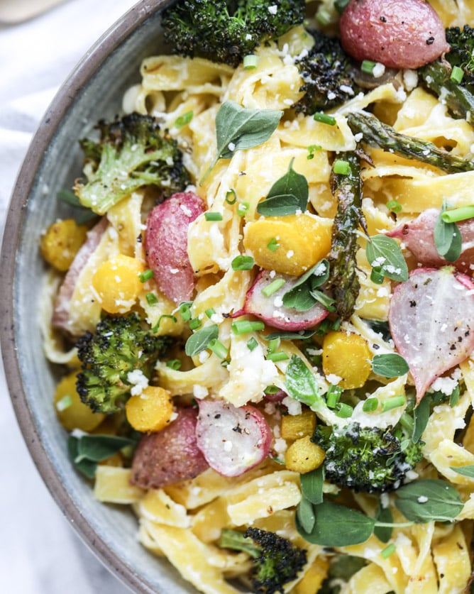 roasted spring vegetable and goat cheese fettuccine I howsweeteats.com