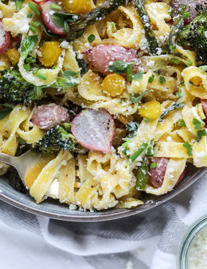 roasted spring vegetable and goat cheese fettuccine I howsweeteats.com