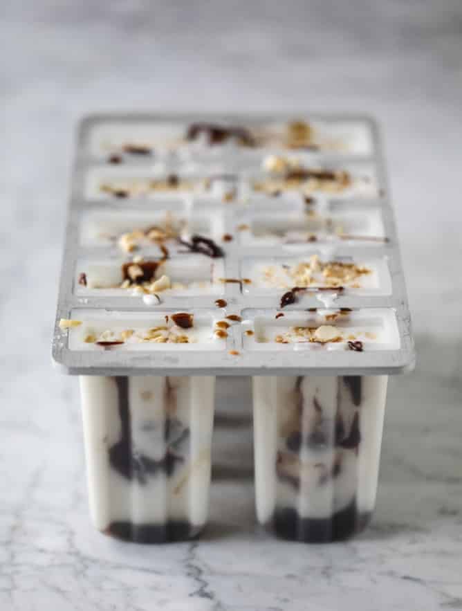 coconut chocolate caramel cashews pops I howsweeteats.com