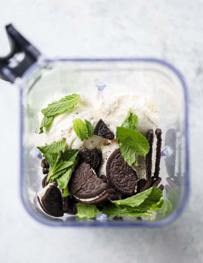 fresh mint cookies and cream shake I howsweeteats.com