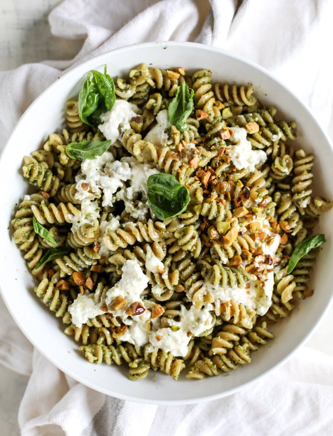 pistachio pesto pasta salad with burrata I howsweeteats.com