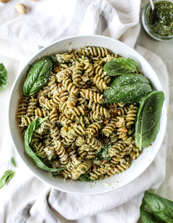 pistachio pesto pasta salad with burrata I howsweeteats.com