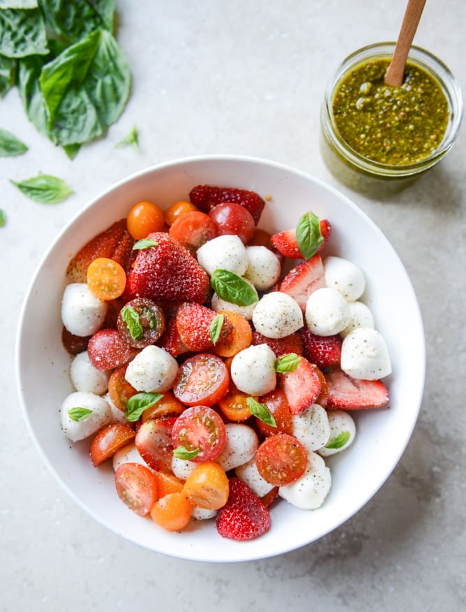 strawberry caprese with pistachio pesto I howsweeteats.com