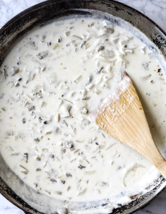 white clam sauce pizza I howsweeteats.com