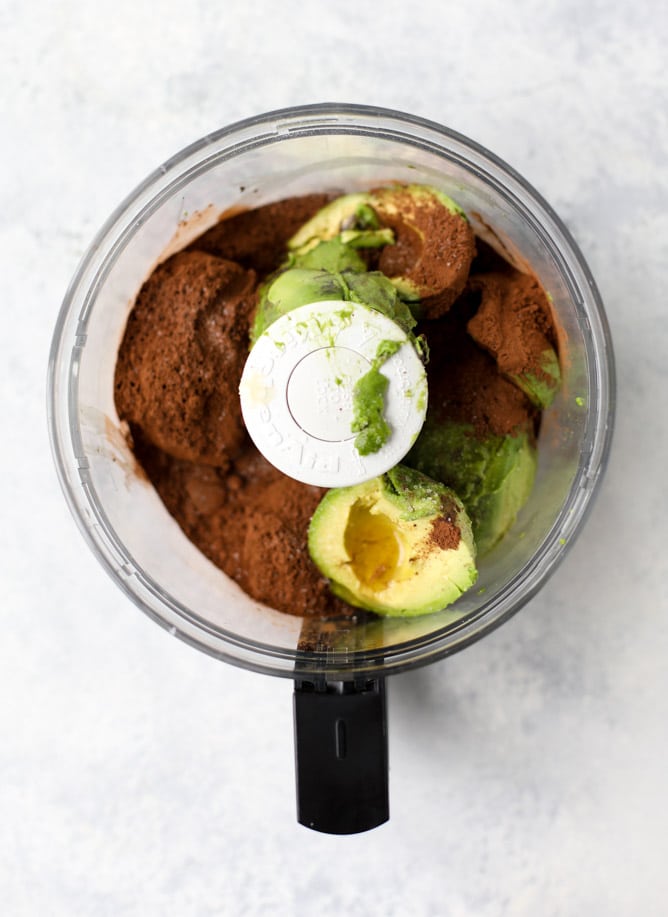 avocado chocolate mousse with summer fruit I howsweeteats.com