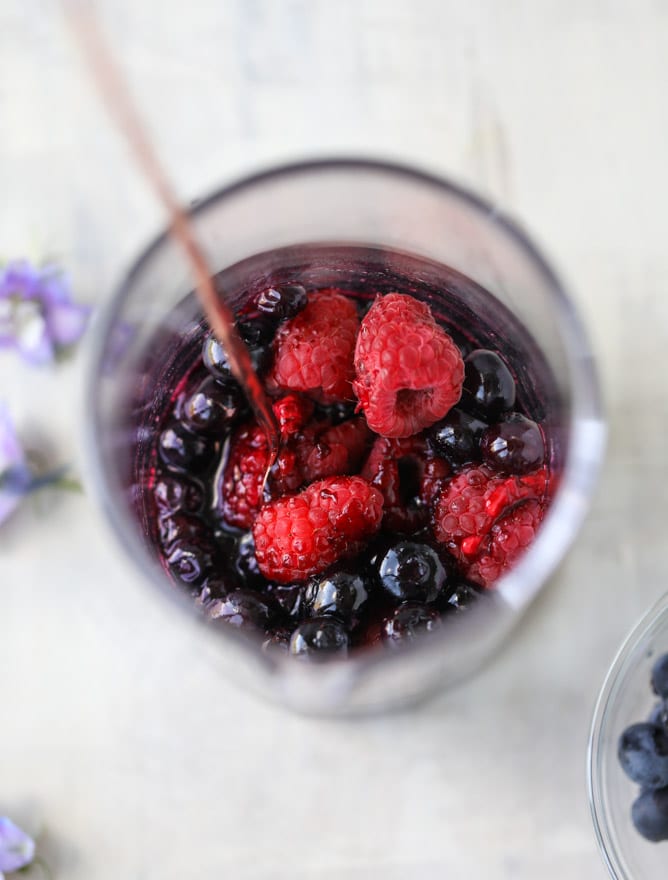 honey berry kombucha smash I howsweeteats.com