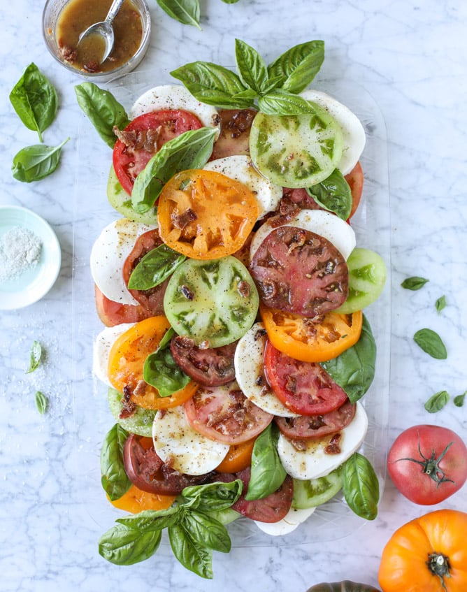 hot bacon caprese salad I howsweeteats.com