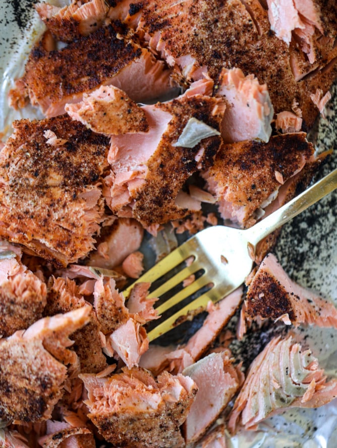 salmon strawberry panzanella salad I howsweeteats.com