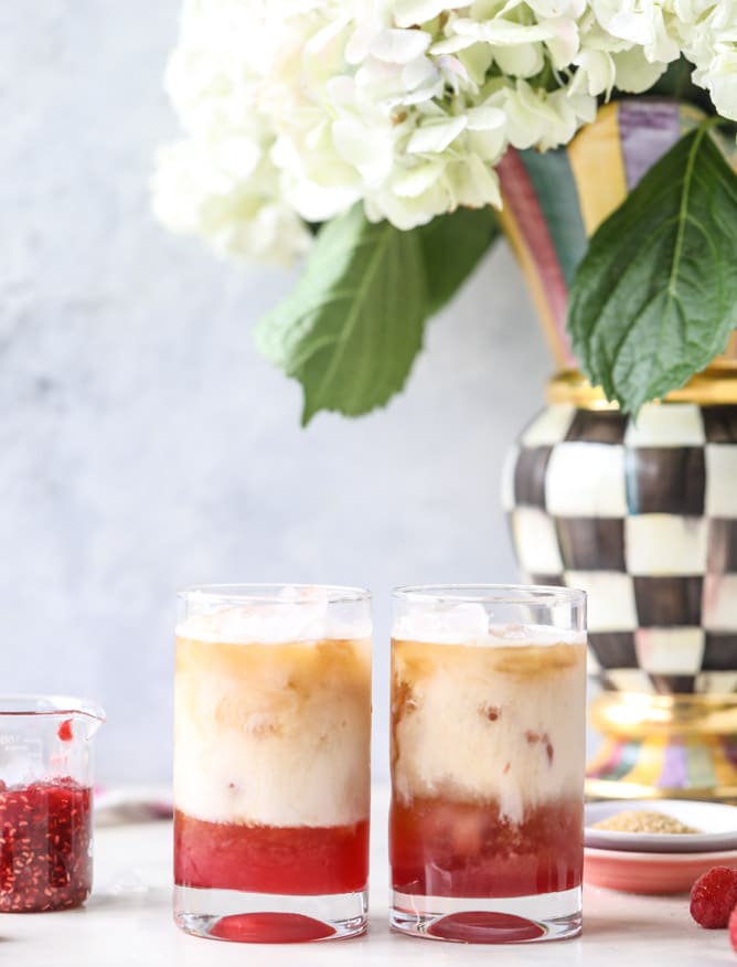 iced raspberry lattes I howsweeteats.com