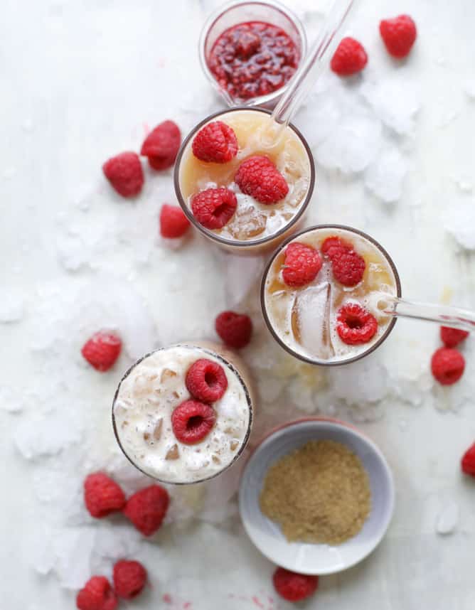 iced raspberry lattes I howsweeteats.com