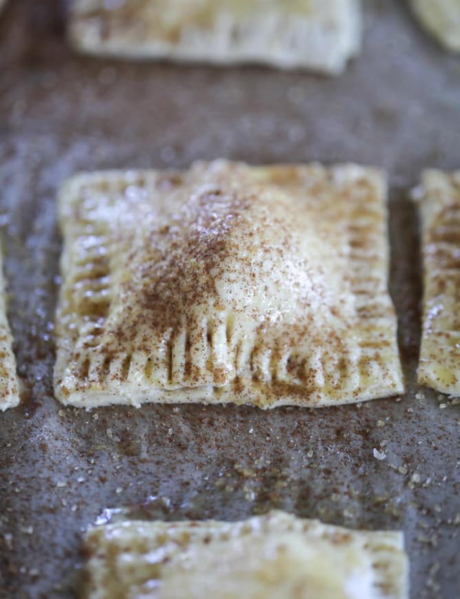 mini apple cheddar pies I howsweeteats.com