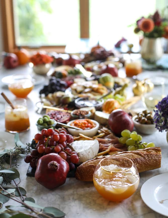 thanksgiving crostini bar with maple apple brie cheese I howsweeteats.com #thanksgiving #friendsgiving #cheese #appetizers #cocktails