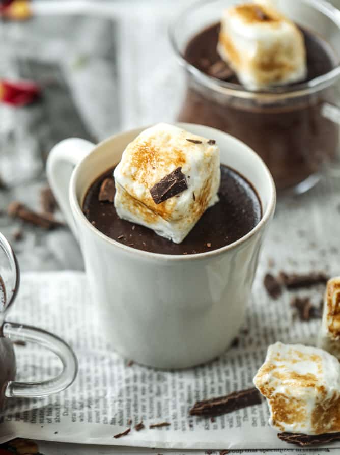 hot chocolate and toasted marshmallow pots de creme I howsweeteats.com