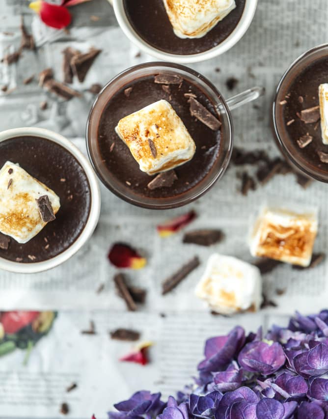 hot chocolate and toasted marshmallow pots de creme I howsweeteats.com