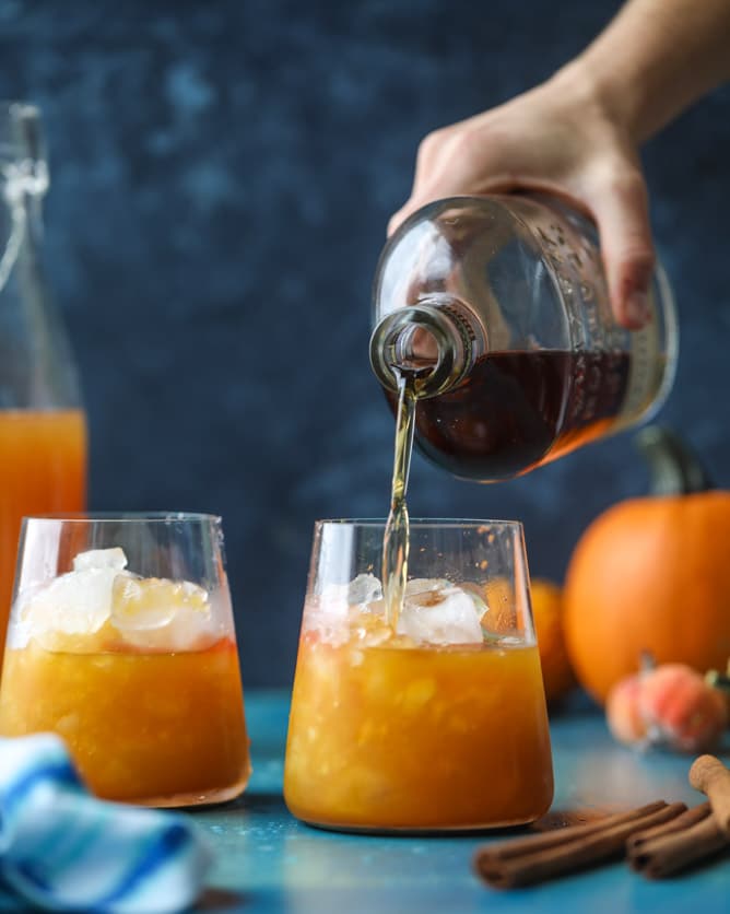 pumpkin pie bourbon smash I howsweeteats.com