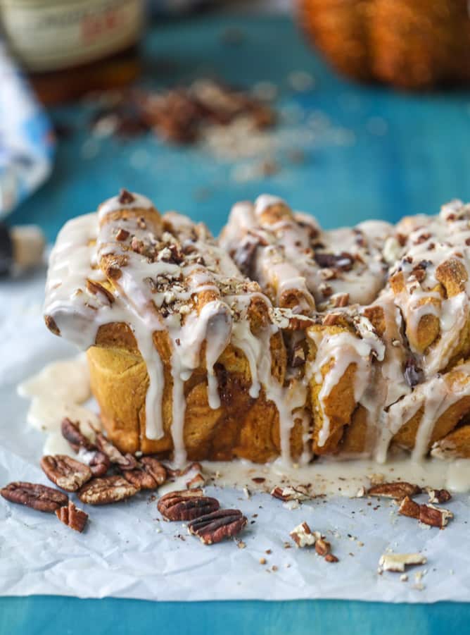 pumpkin, bourbon cream and toasted pecan pull apart bread I howsweeteats.com #pumpkin #bread #breakfast