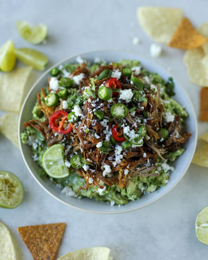 crispy carnitas guacamole I howsweeteats.com #guacamole #dip #avocado