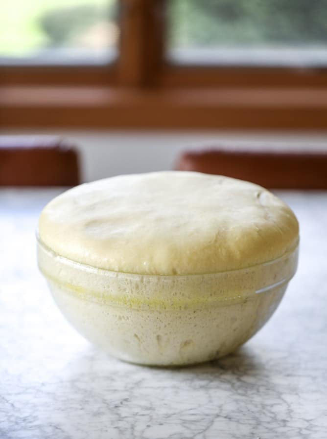 cranberry brie focaccia bread I howsweeteats.com #cranberry #focaccia #bread #christmas