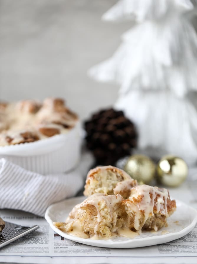one hour eggnog cinnamon rolls I howsweeteats.com #christmas #holidays #eggnog #cinnamonrolls #breakfast