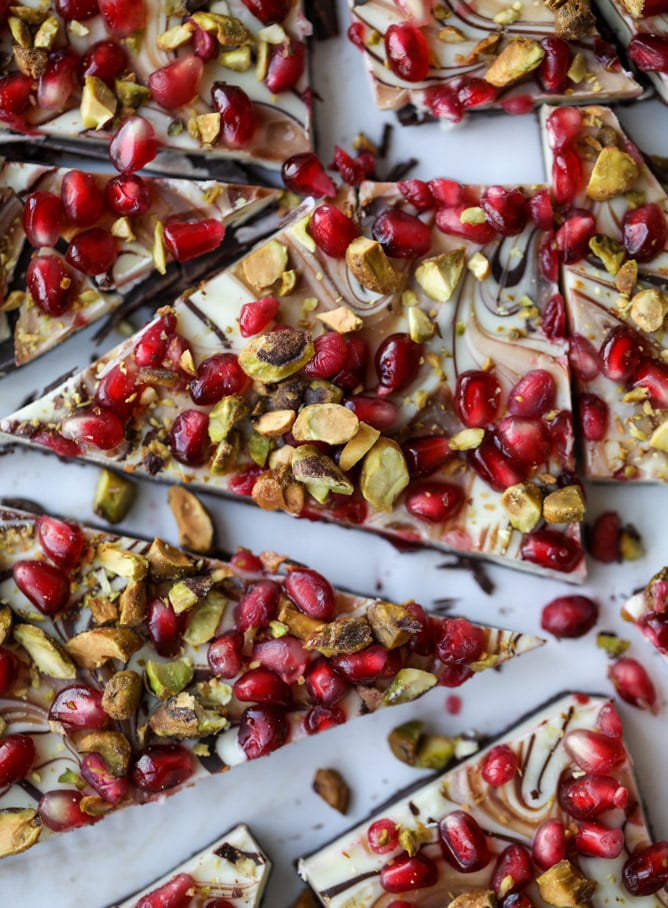 pomegranate pistachio swirled chocolate bark I howsweeteats.com #chocolate #bark #pomegranate #pistachio #christmas
