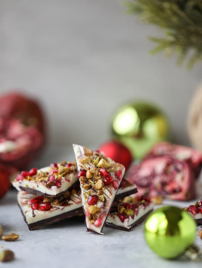 pomegranate pistachio swirled chocolate bark I howsweeteats.com #chocolate #bark #pomegranate #pistachio #christmas
